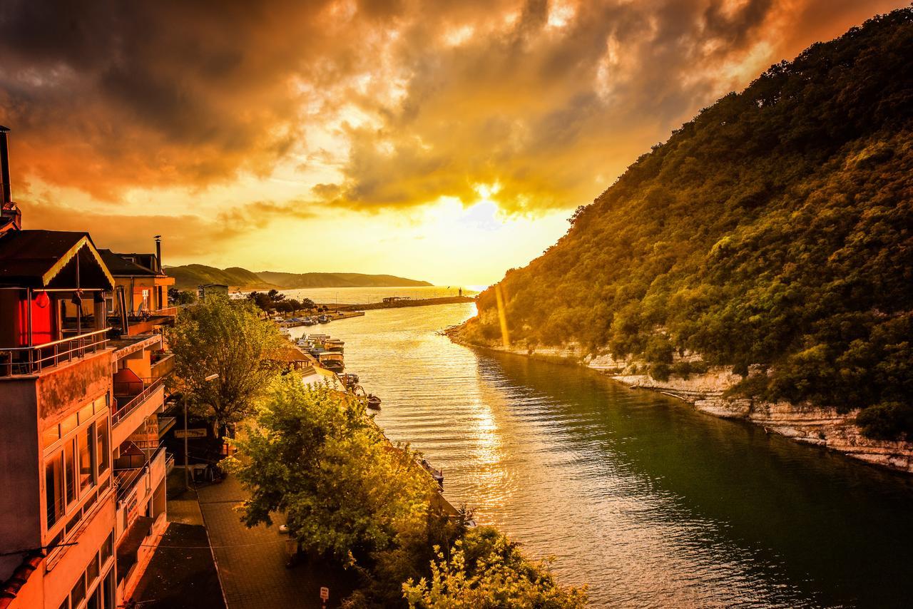 Hill River Hotel Ağva Luaran gambar