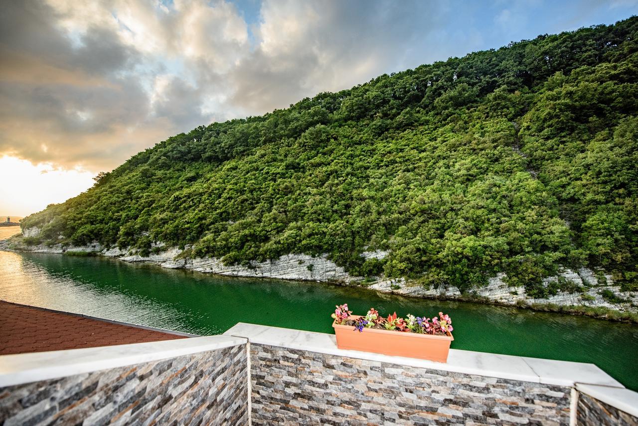 Hill River Hotel Ağva Luaran gambar